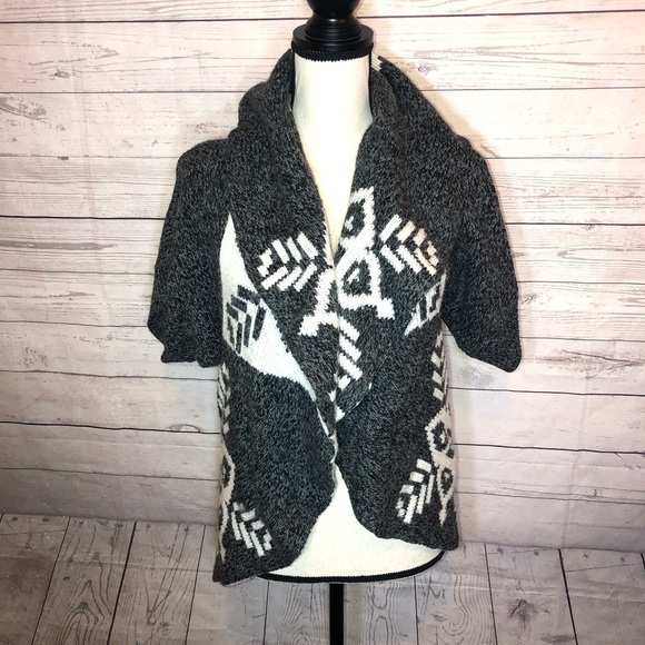 Express Sweaters - Express Medium Gray Short Sleeve Sweater